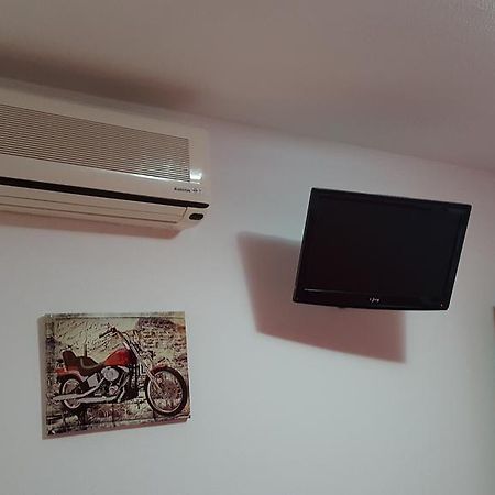 Hostal El Parque San Martin De La Vega Luaran gambar